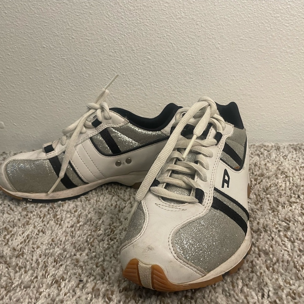 Size 7.5 vintage early 2000 diesel sneakers
